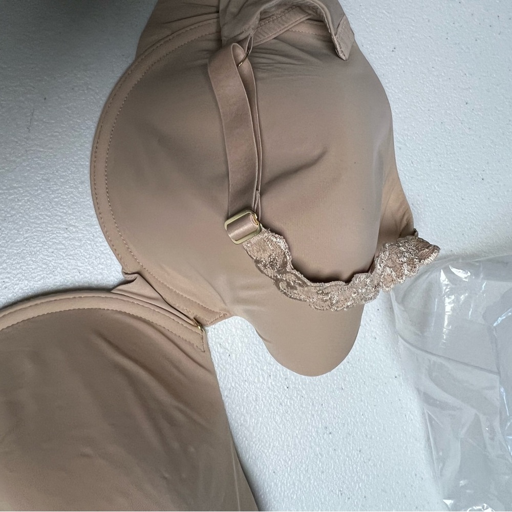 Elegant Tan Natori Lace Bra